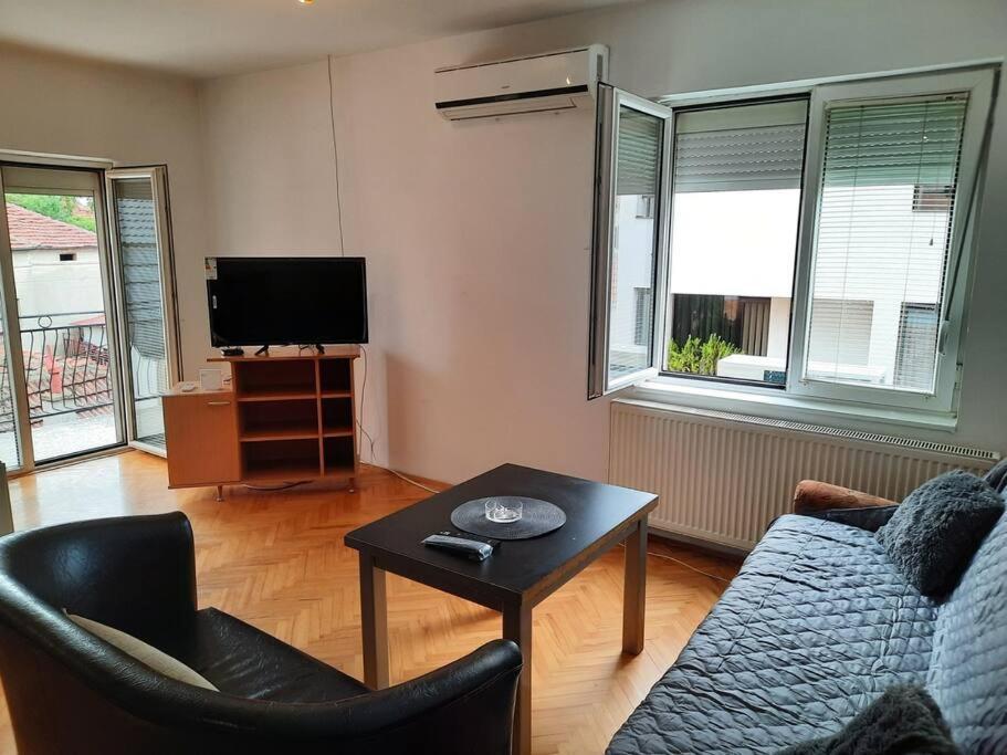 Apartman Lan - Free Parking Vranje Exterior foto