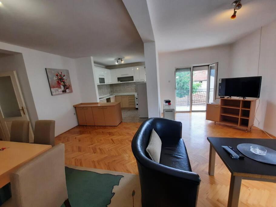 Apartman Lan - Free Parking Vranje Exterior foto